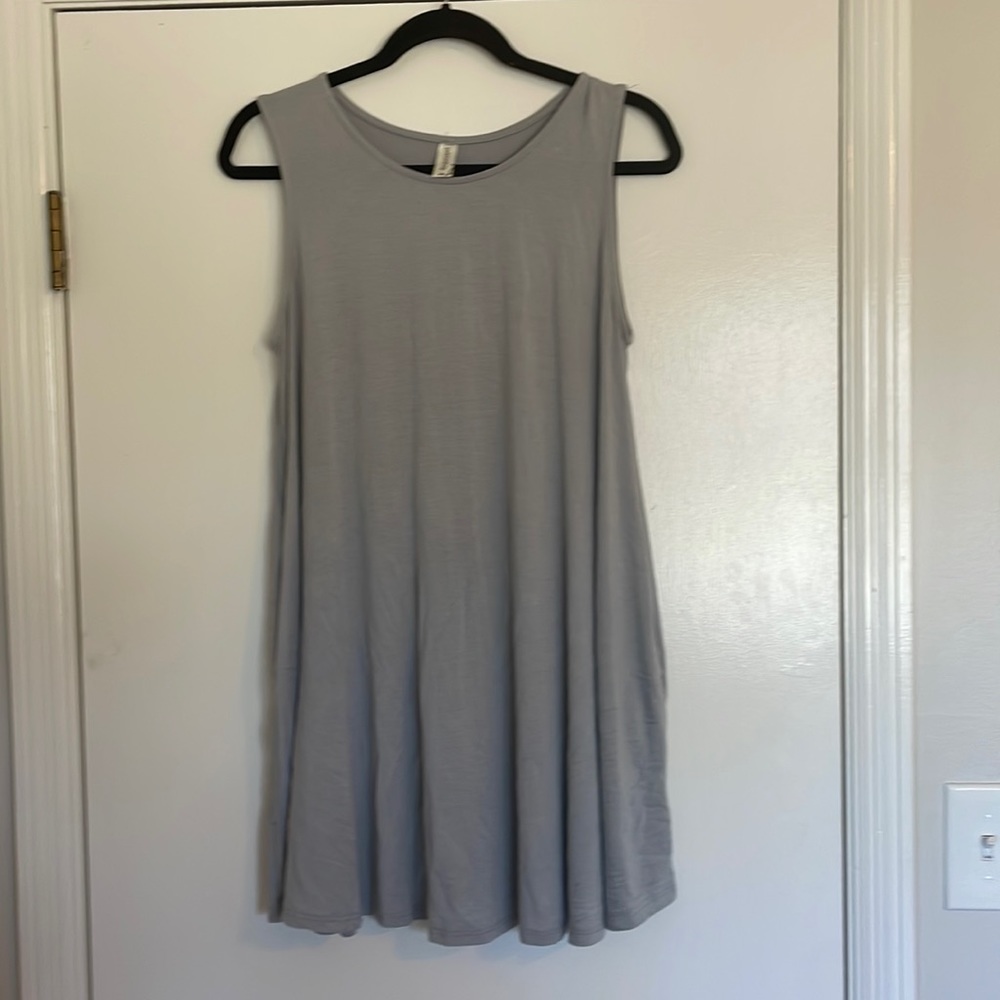 Gray shift dress with pockets! M